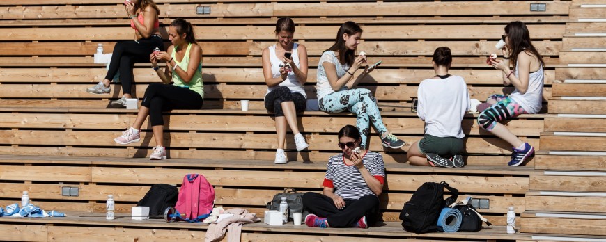 DAYBREAKER SPORT PARTY. FENCING