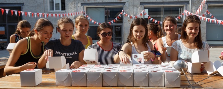 DAYBREAKER SPORT PARTY. FENCING