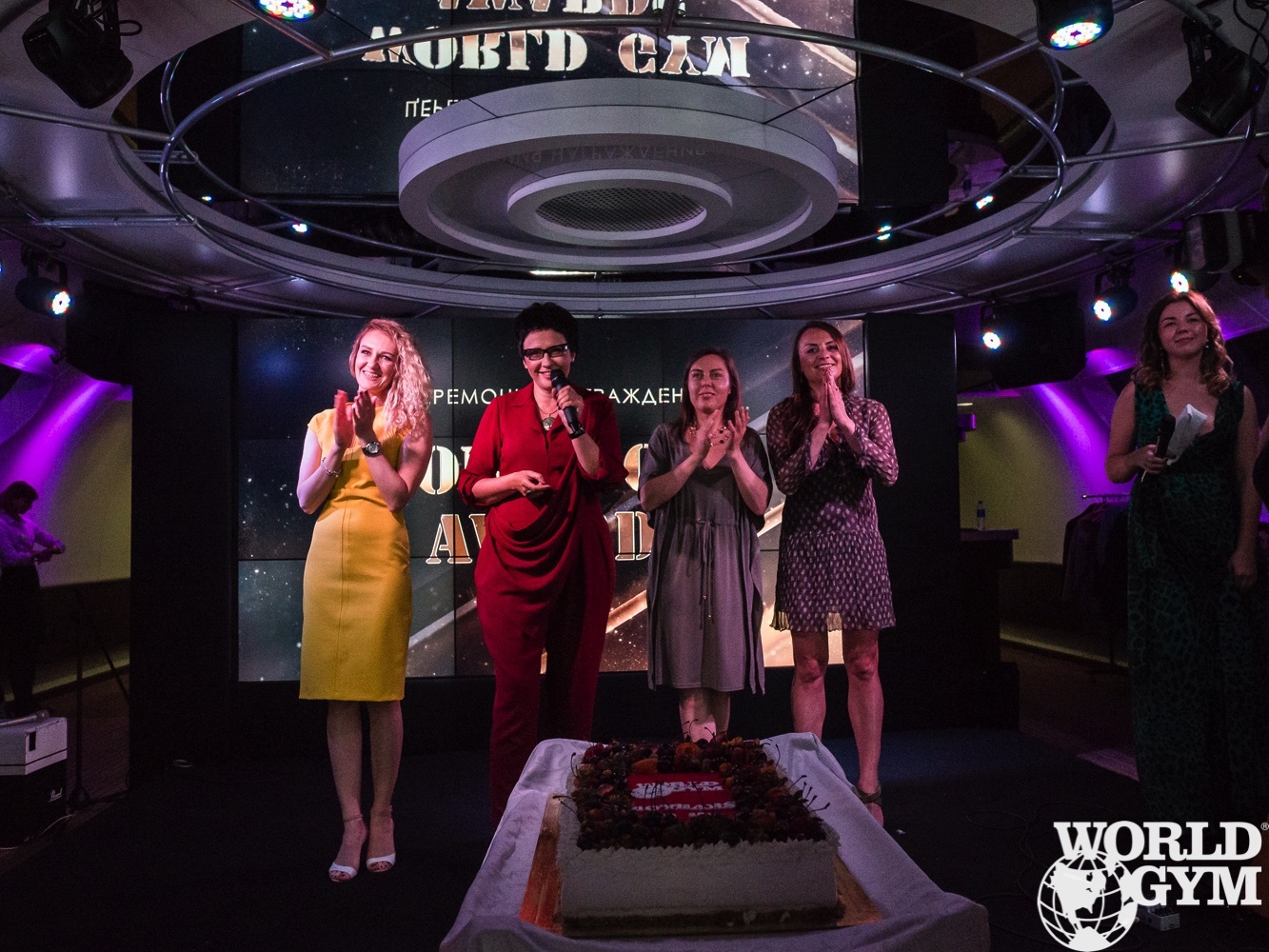 WORLD GYM 40 ЛЕТ