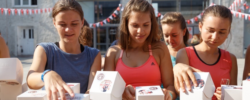 DAYBREAKER SPORT PARTY. FENCING